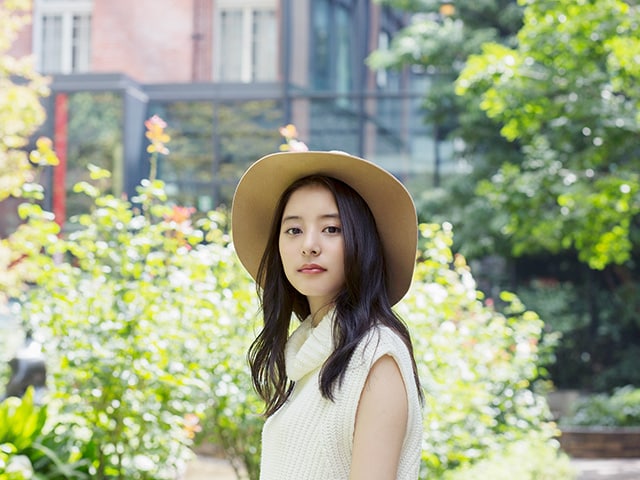 艶やかな髪がセクシーな新木優子