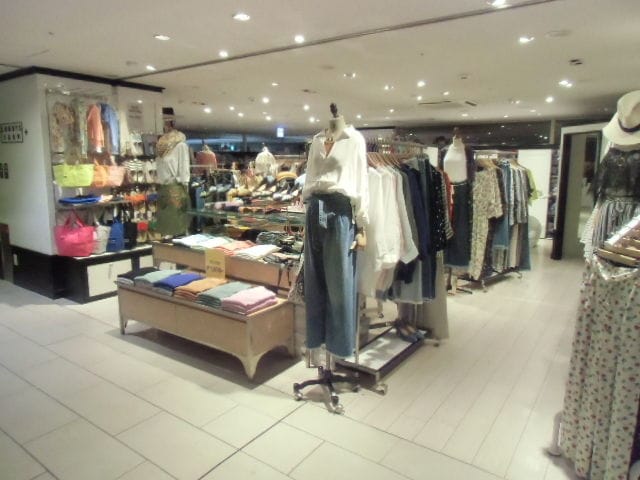 ローリーズファームプラス アルデ新大阪店 公式 ローリーズファーム Lowrys Farm 通販