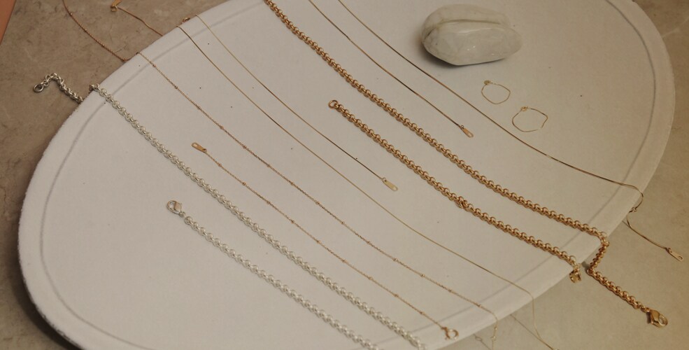 SKIN JEWELRY
