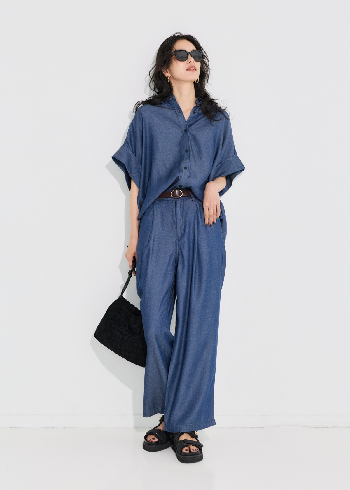 Lightweight Pleated Wide Denim Jeans-01