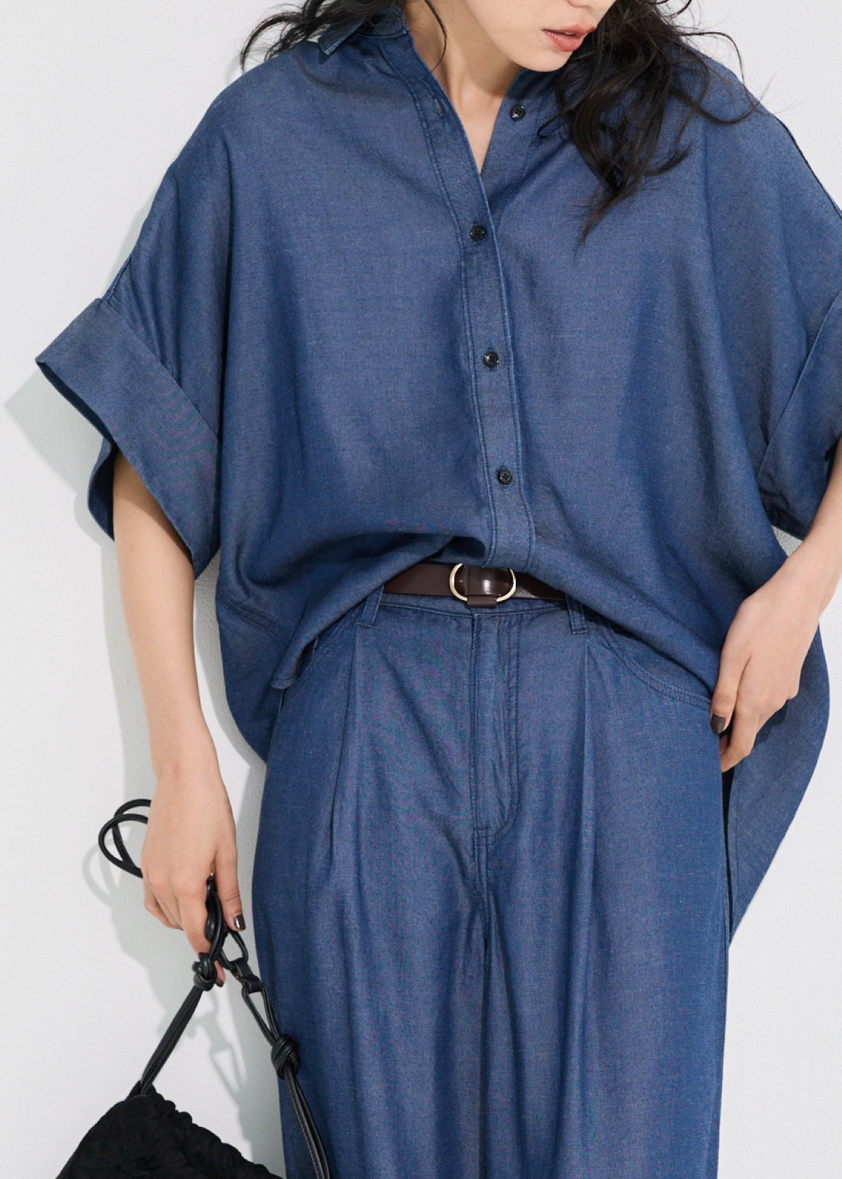 Lightweight Pleated Wide Denim Jeans-03