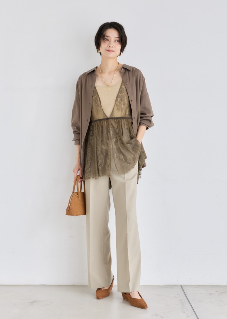 RUSSEL LACE VEST を使ったスタイリング