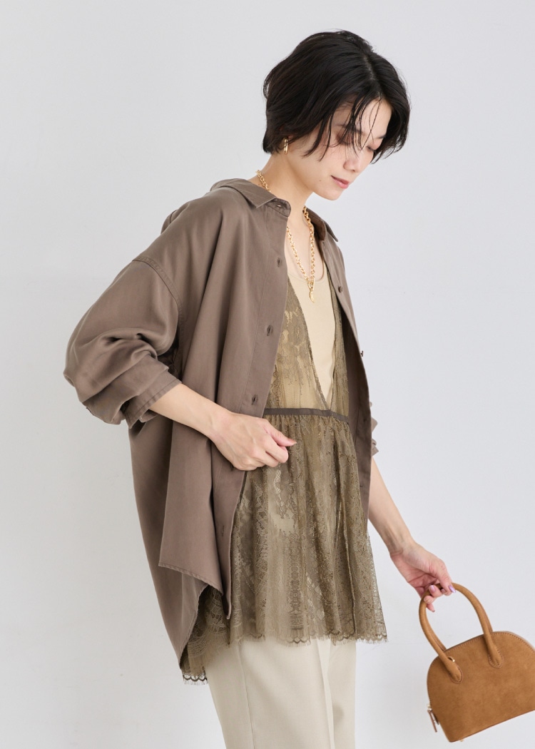 RUSSEL LACE VEST を使ったスタイリングの別カット