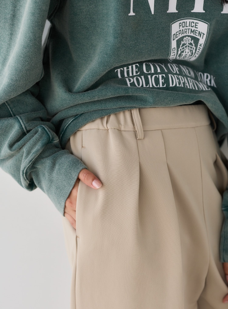 Semi-wide pants sub look