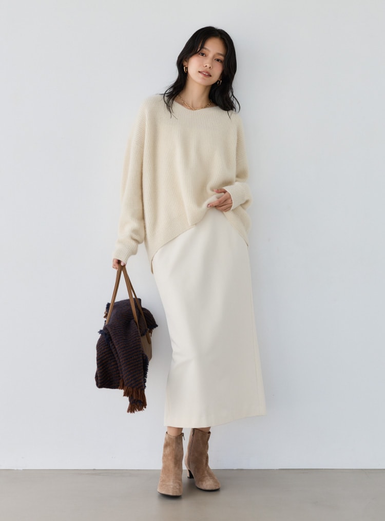 Tight skirt styling