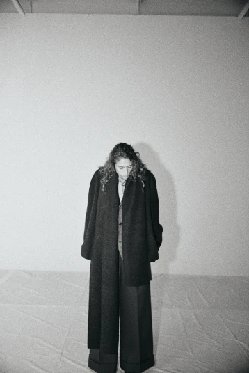 LOOK 02