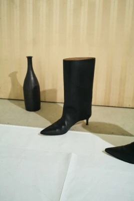 LOOK 04