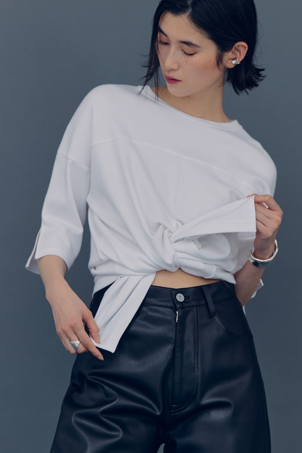 新しいスタイル Uhr】ツイストフットボールTシャツ | [公式]カレンソロジー トップス