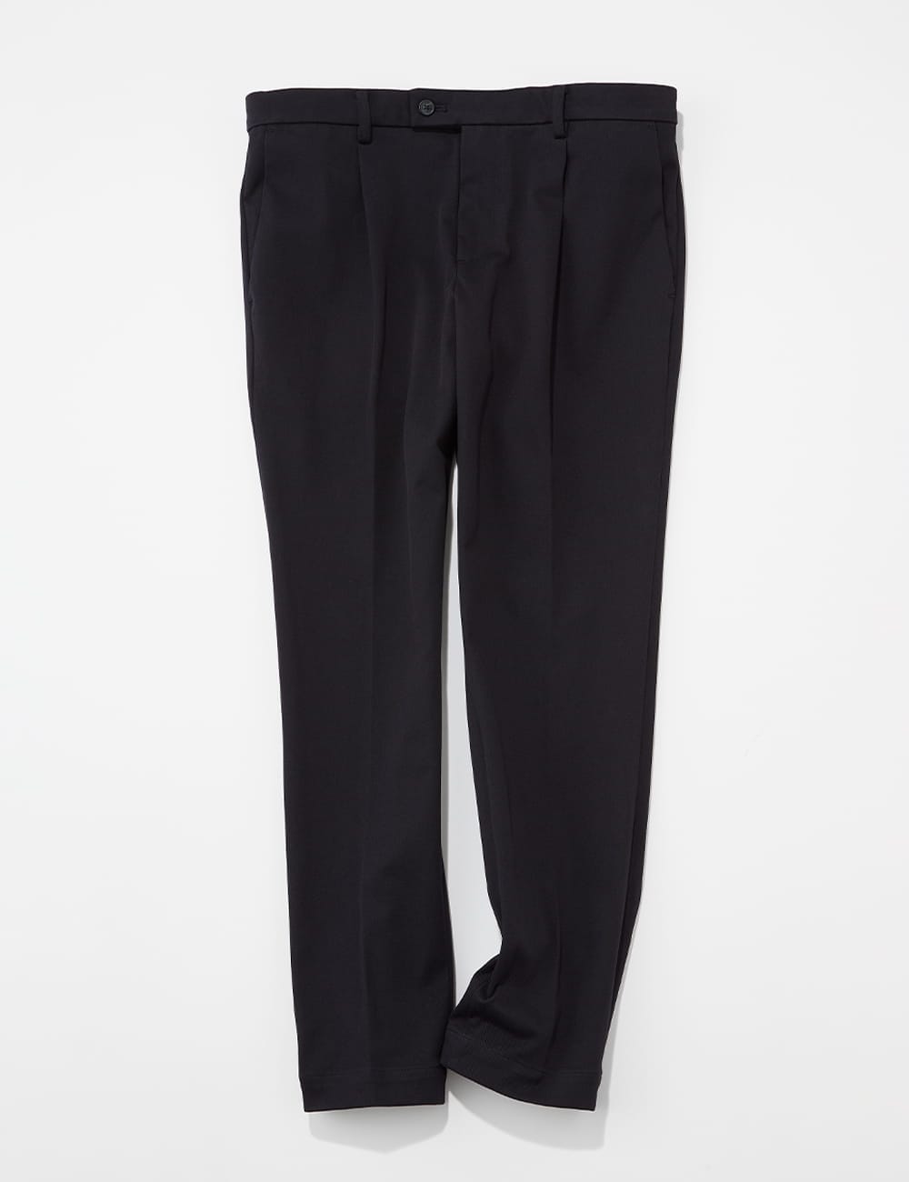 キレイめに見えて動きやすさ抜群！モーションテックテーパード