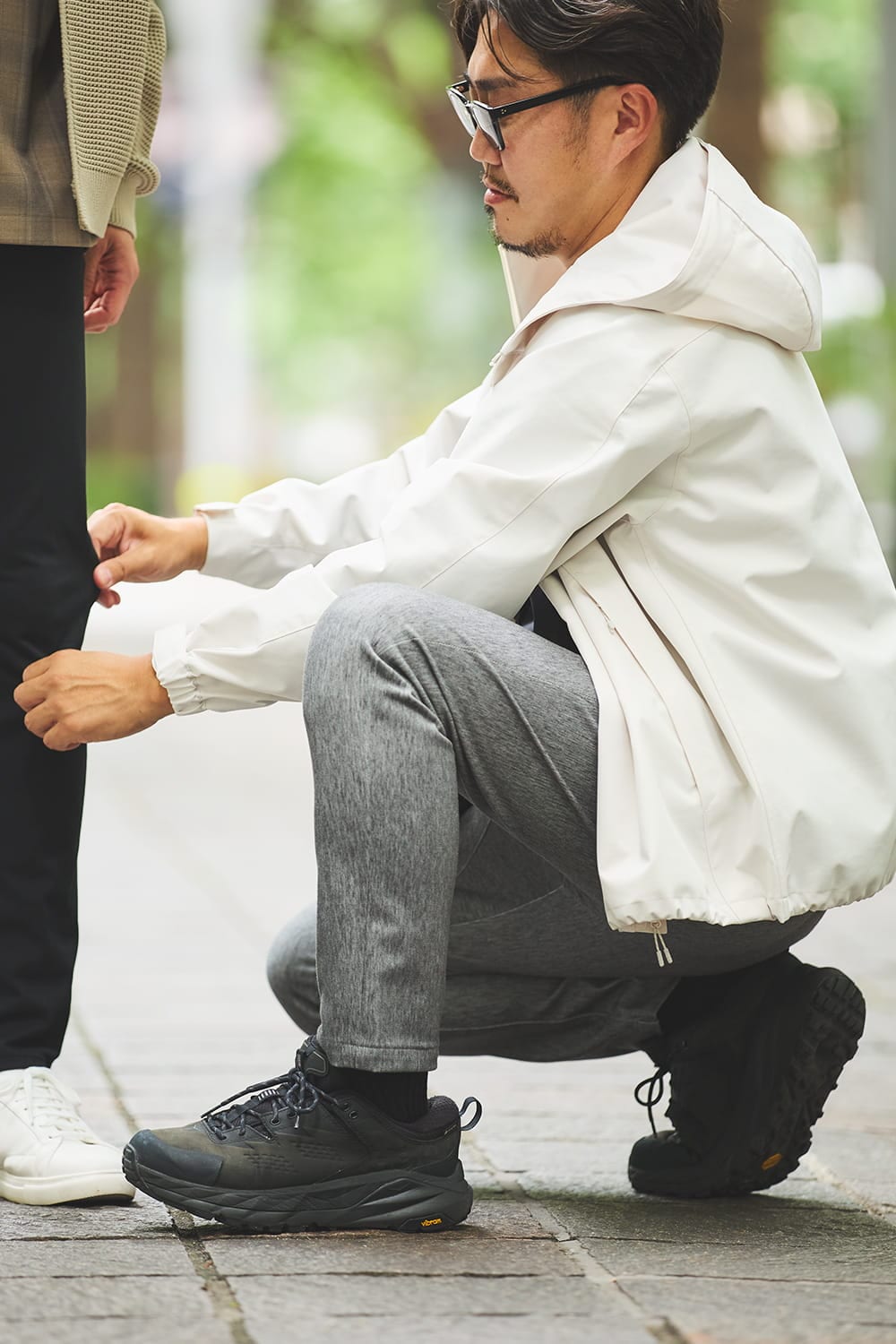 立て膝での仕事も余裕！