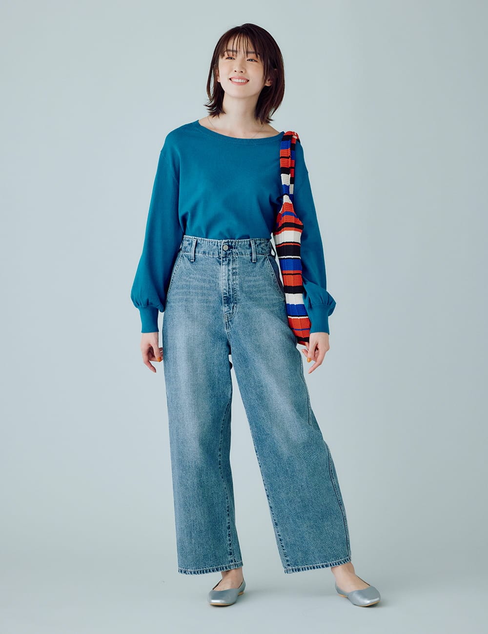 「バギー」はシンプルニットと合わせてこなれた印象に