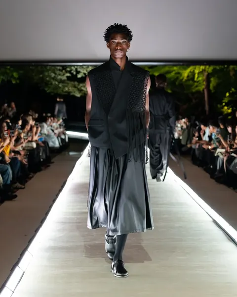 LOOK 02