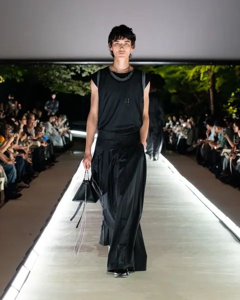LOOK 03