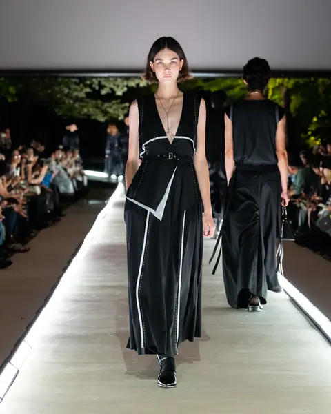 LOOK 04