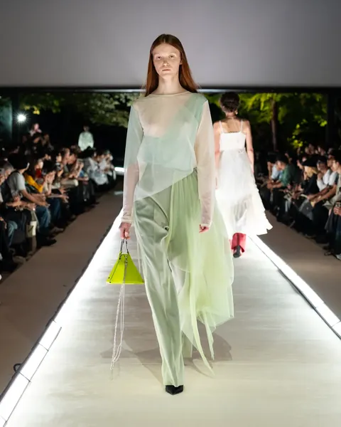 LOOK 18