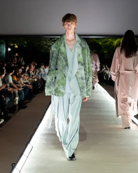 LOOK 23