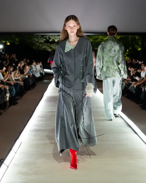 LOOK 24
