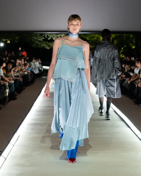 LOOK 26