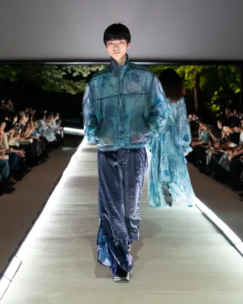LOOK 28