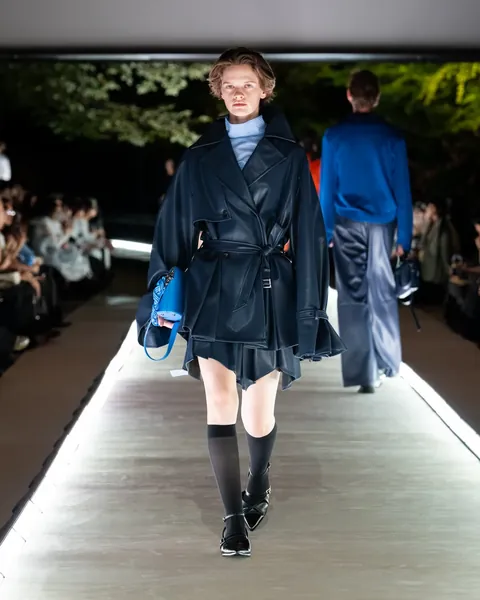 LOOK 32