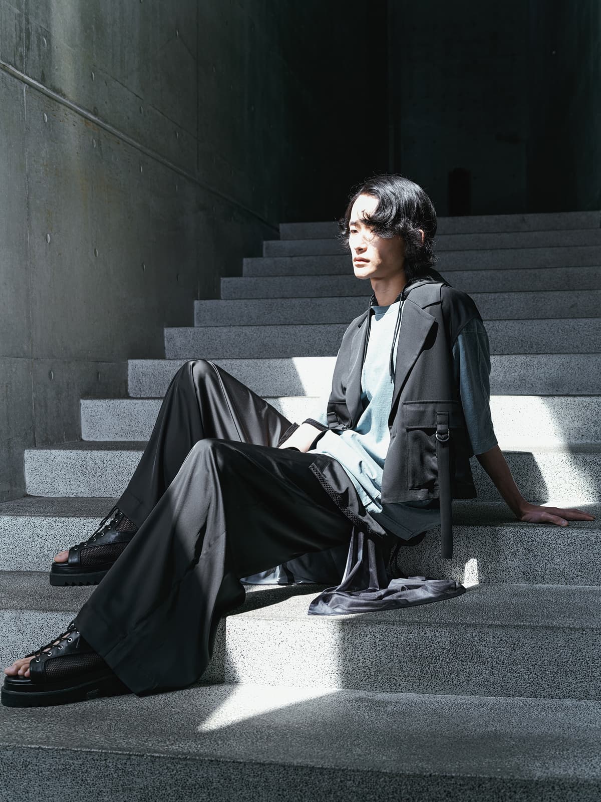 “脱・シンプル”を叶えるピグメントTシャツ4選 Look 01