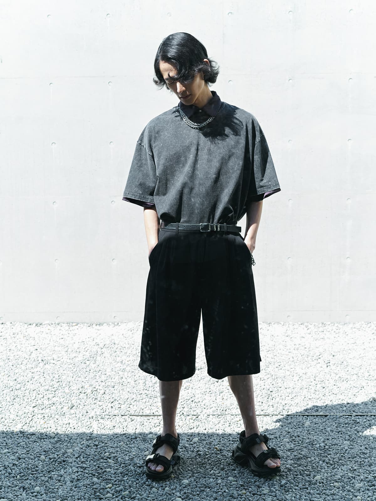 “脱・シンプル”を叶えるピグメントTシャツ4選 Look 07
