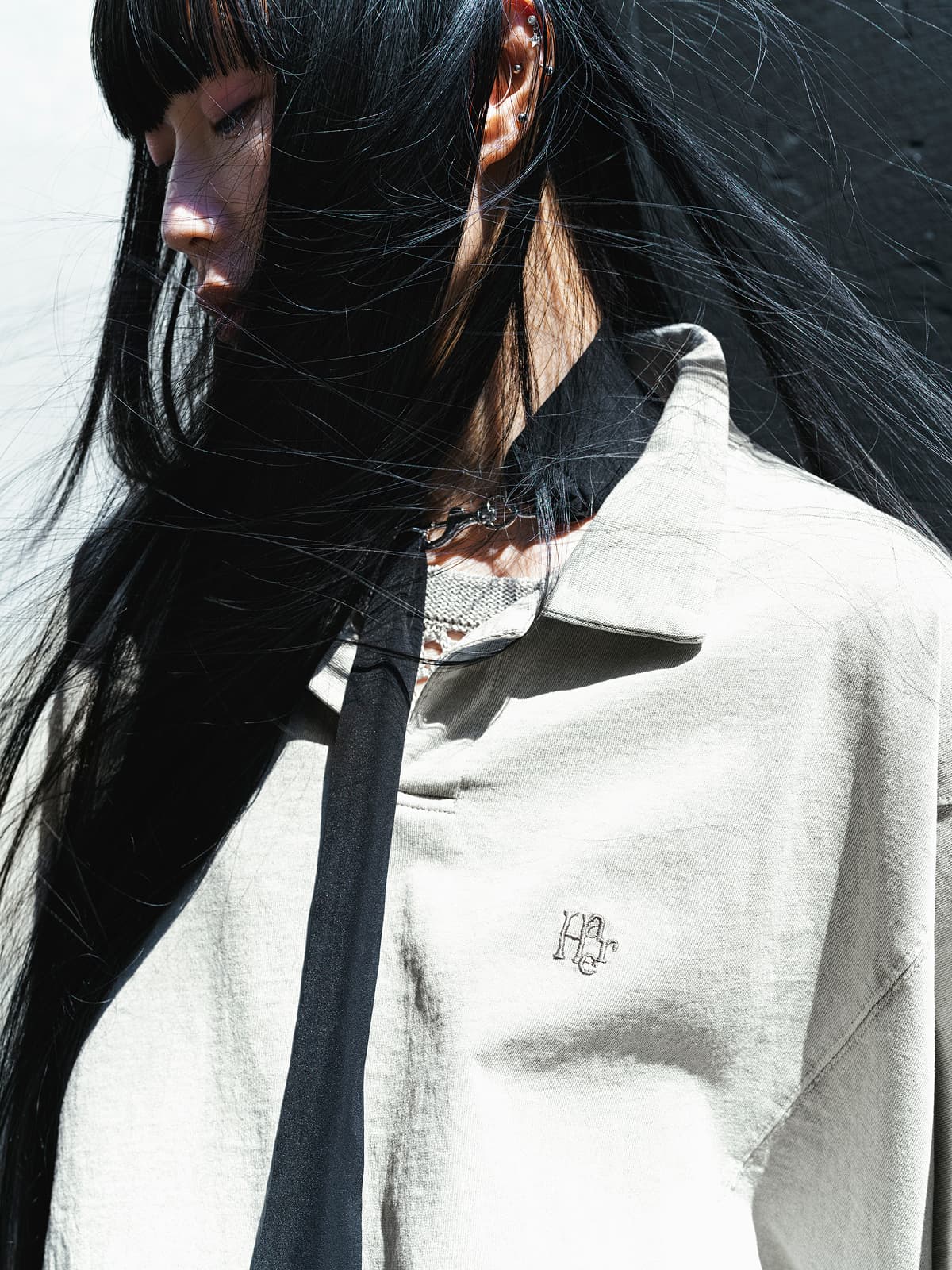 “脱・シンプル”を叶えるピグメントTシャツ4選 Look 11