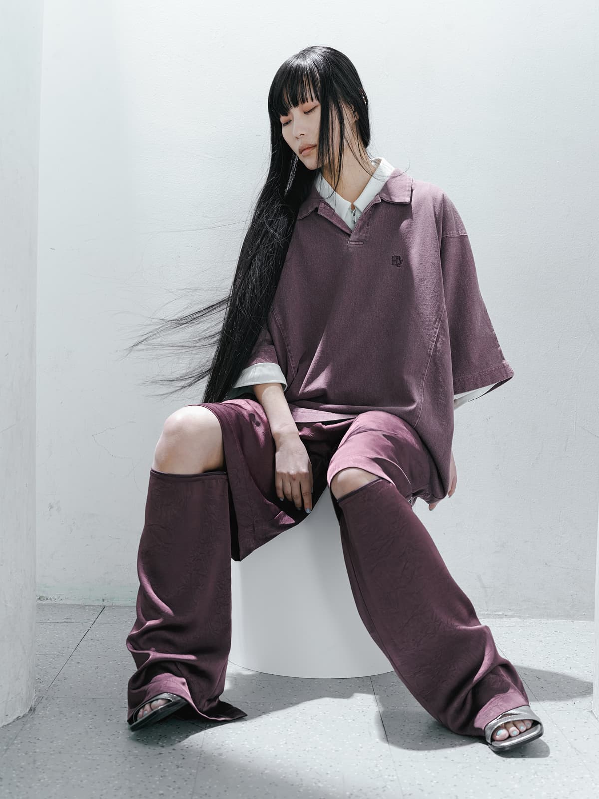 “脱・シンプル”を叶えるピグメントTシャツ4選 Look 14
