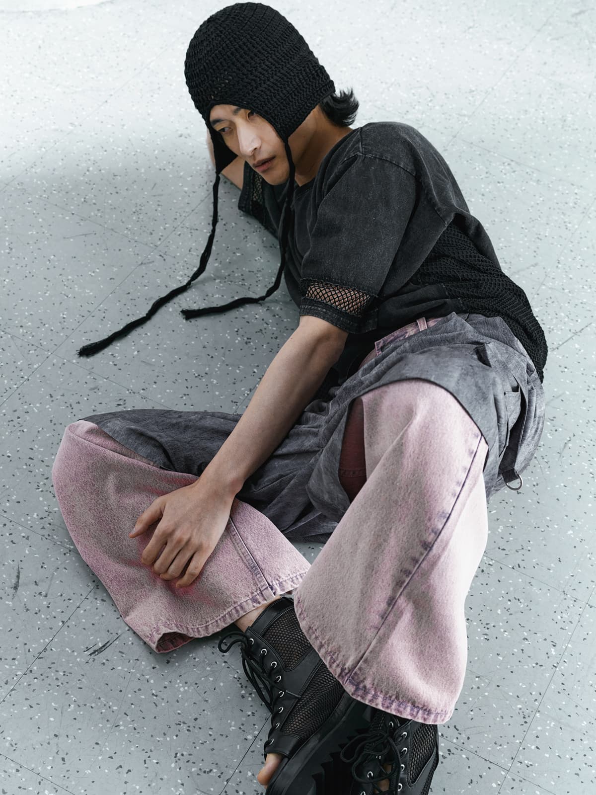 “脱・シンプル”を叶えるピグメントTシャツ4選 Look 18