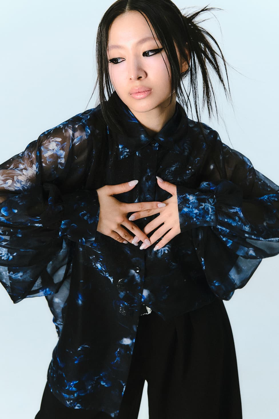 FLOWER GLOW feat. SAYAKA & COCO Look 04