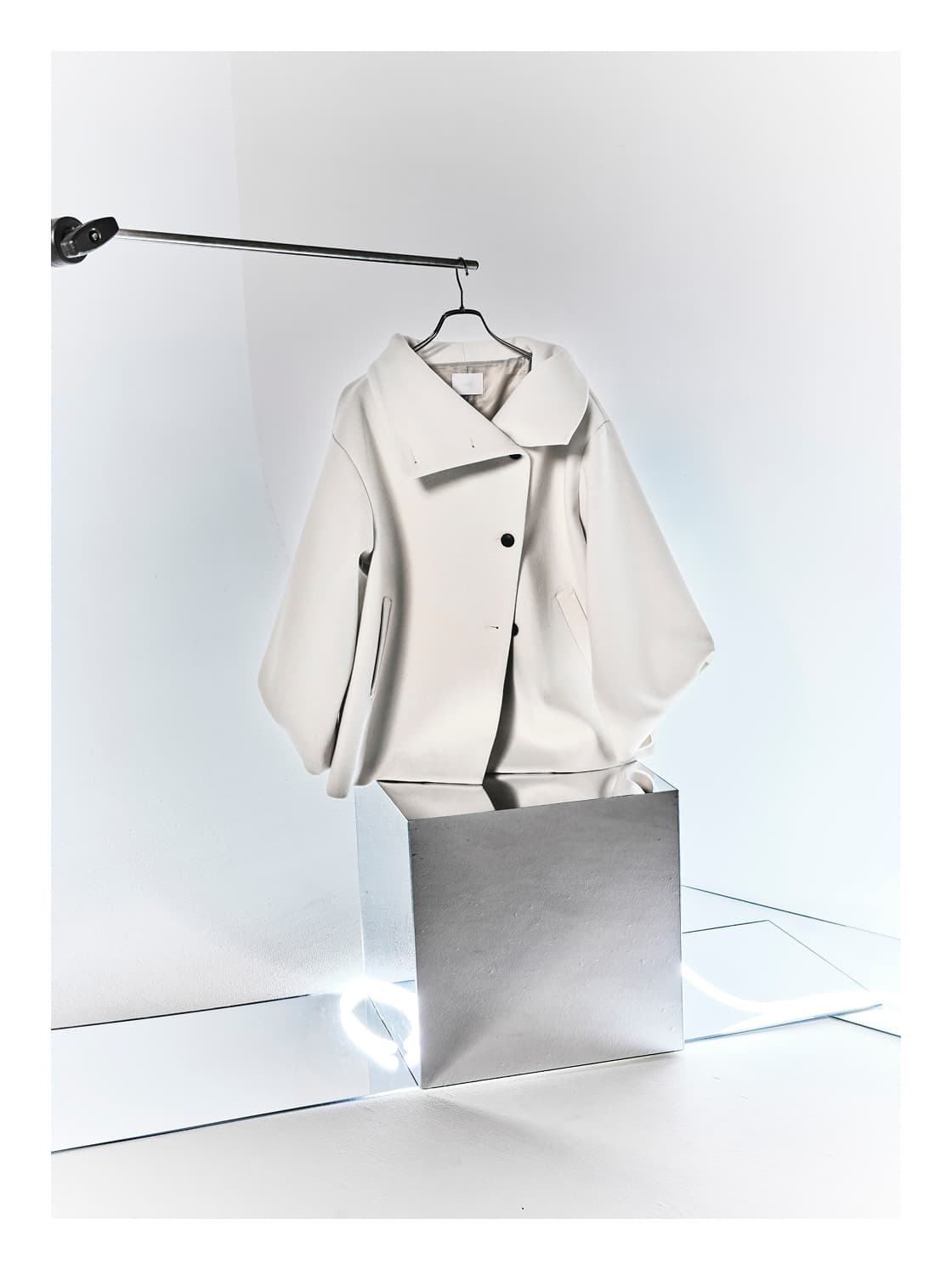 HOLIDAY LIMITED EDITION 2025 LADIES ITEM 3