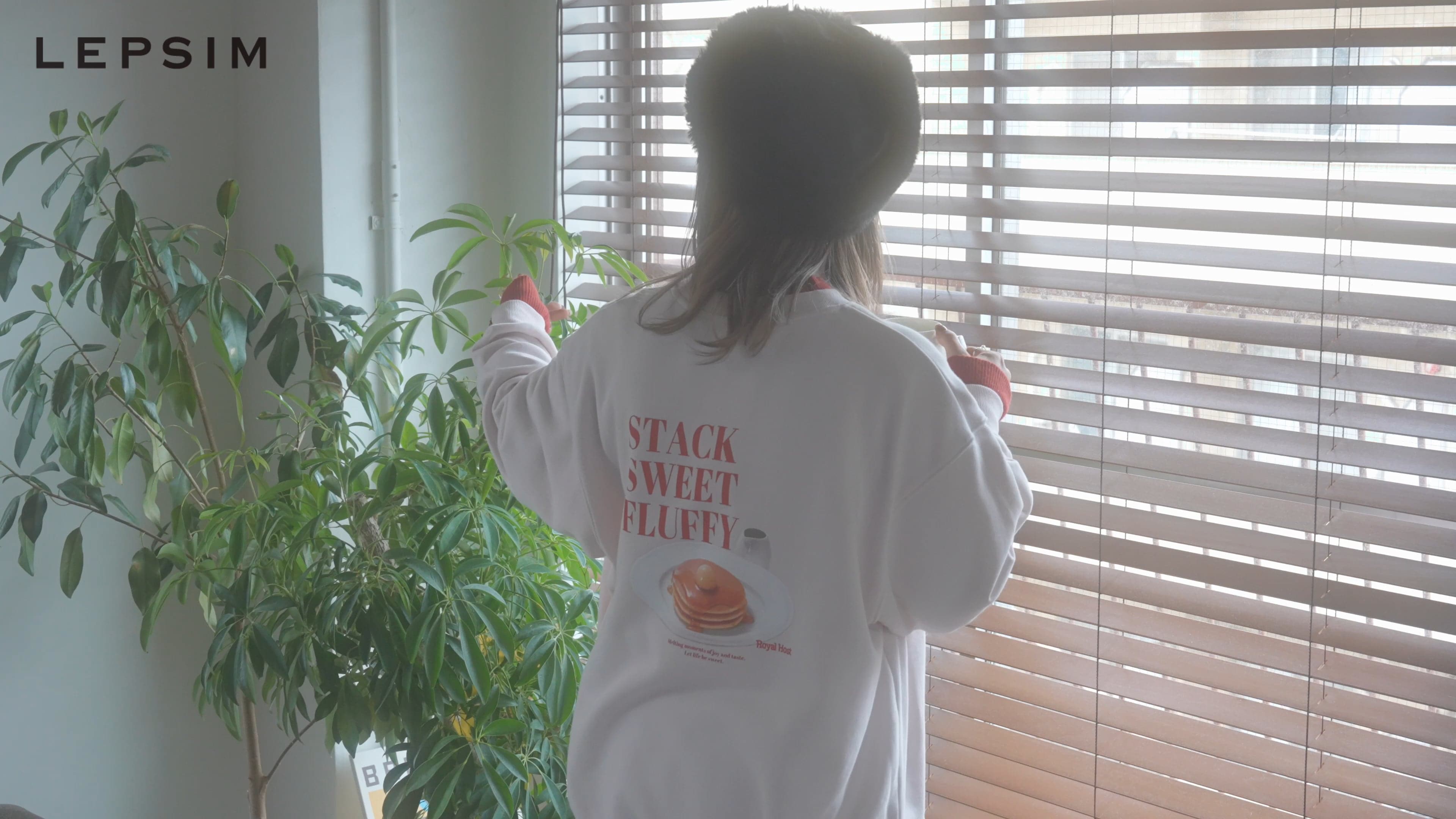 レプシィム　ロイヤルホストコラボ　チャコール 朝から売り場総入れ替えしたよー！！🫡🔥 今日からロイヤルホスト