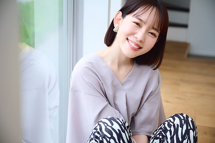 みずみずしいツヤと血色感、夏の陽射しに映えるヘルシールック