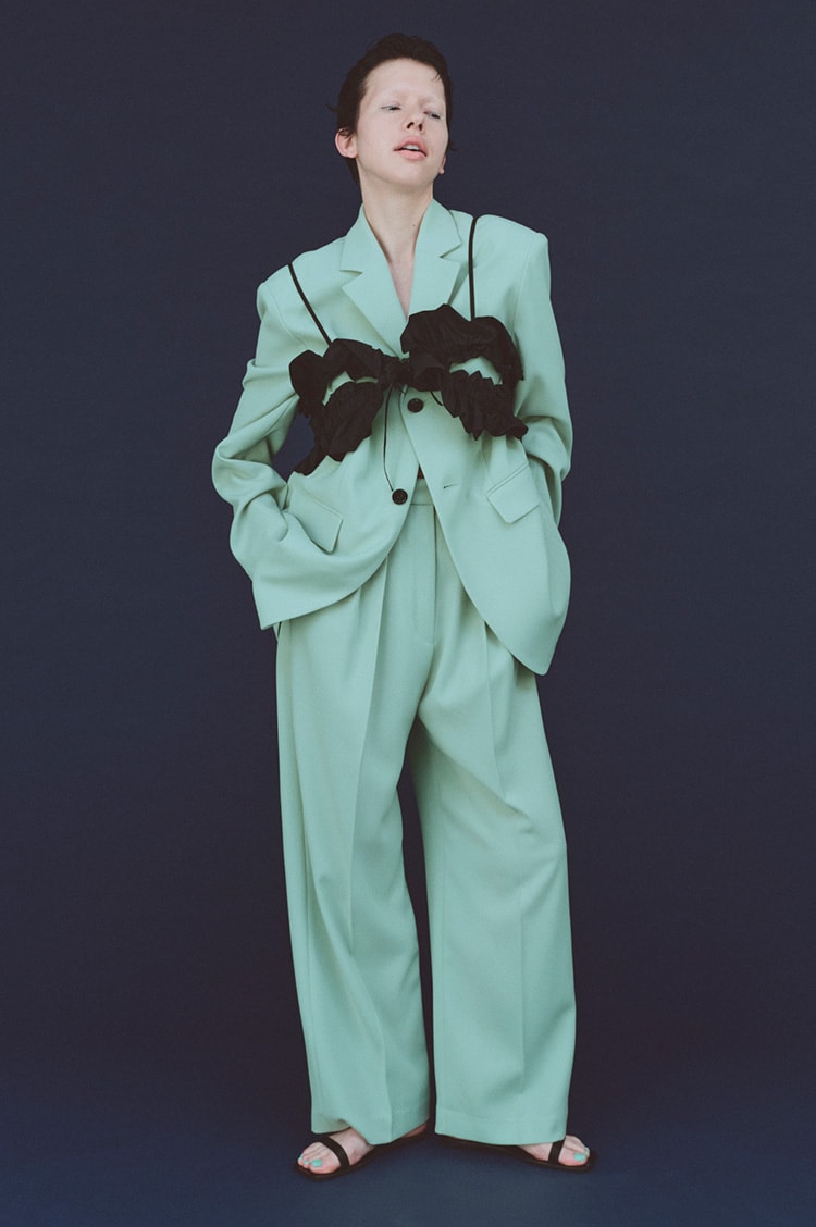 LOOK8