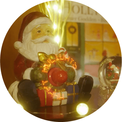 SANTA CLAUS  IS  COMING...
