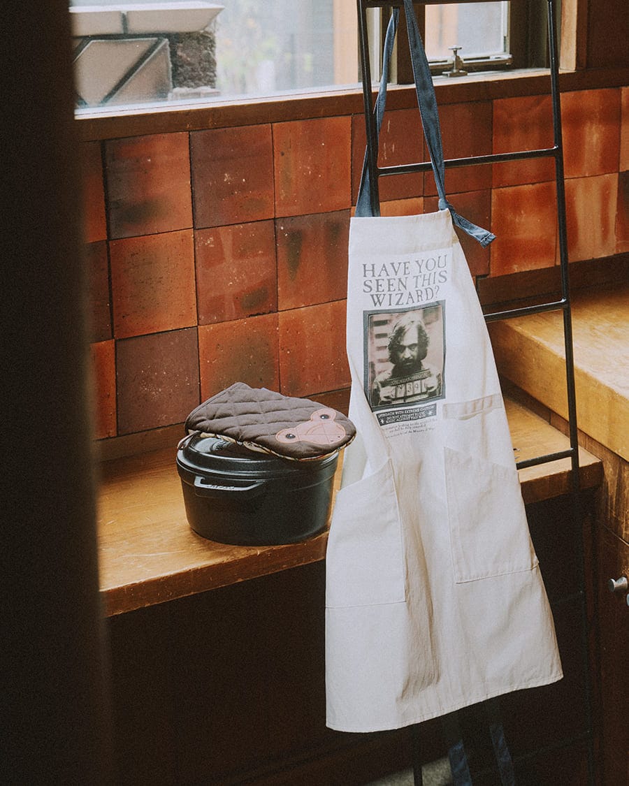 MITTENS / APRON