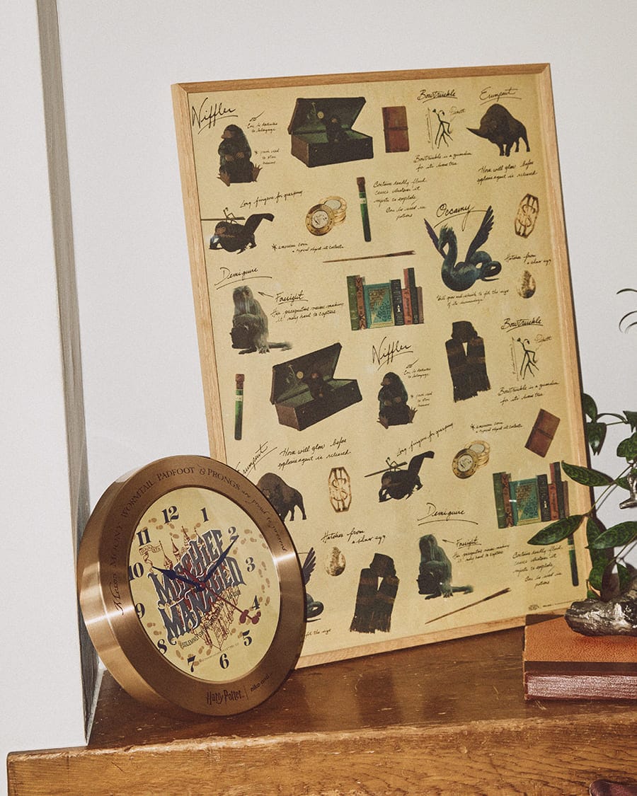 WALL CLOCK / WRAPPING PAPER