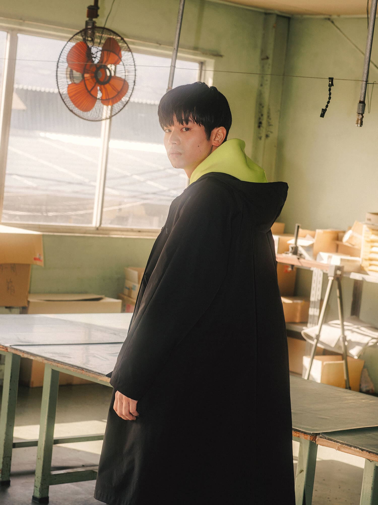 LOOK2_2_B