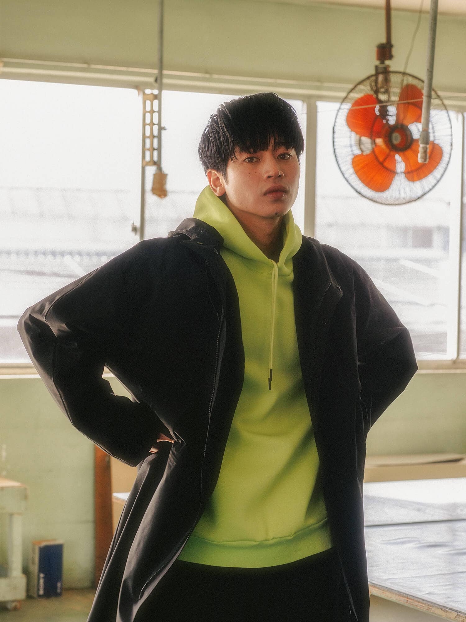 LOOK2_3_B