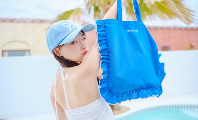 FRILLl TOTE BAG_ 写真