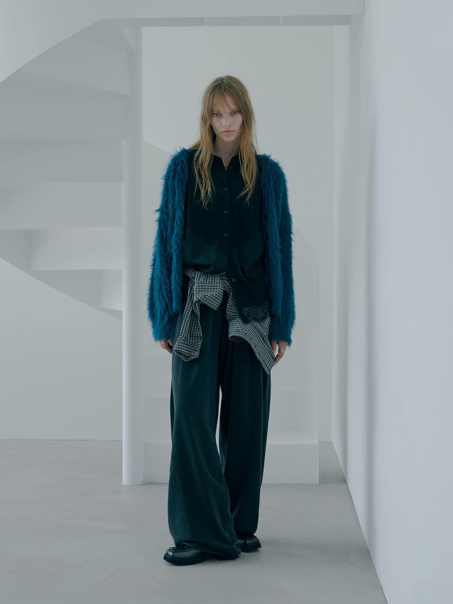 LOOK 02