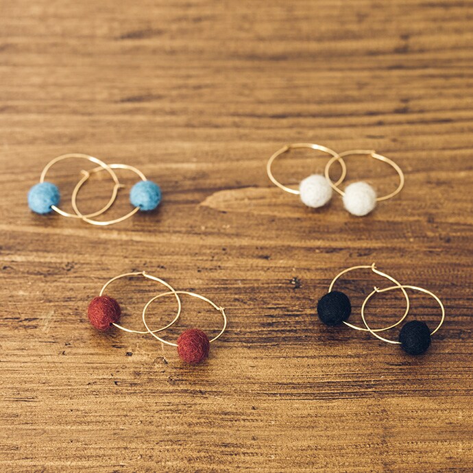 フープフェルトピアス